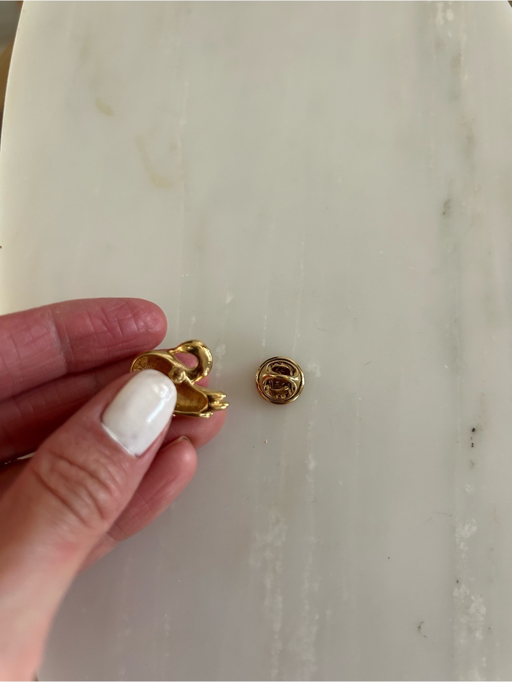 Vintage Gold Swan Pin Brooch - Picture 7 of 8